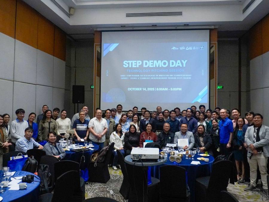 Participants and panelists at STEP Demo Day